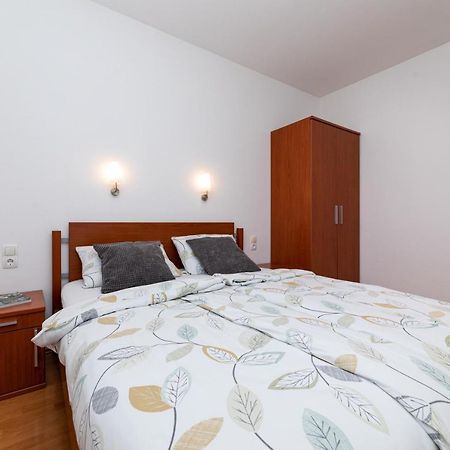 Happy Apartments Baska Экстерьер фото