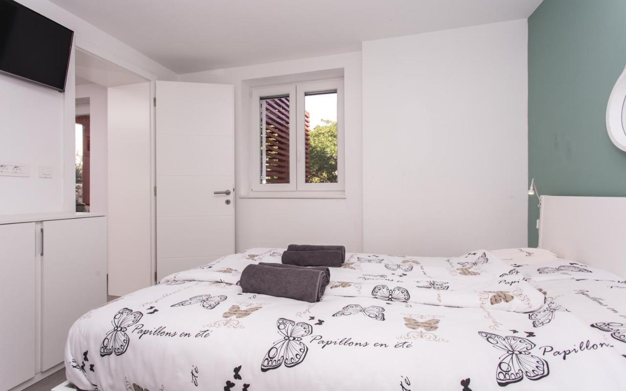 Happy Apartments Baska Экстерьер фото