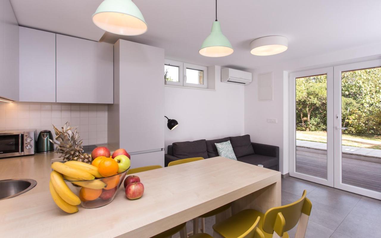 Happy Apartments Baska Экстерьер фото
