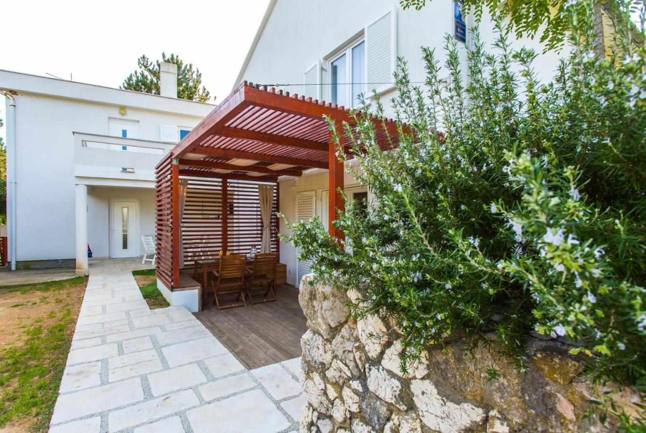 Happy Apartments Baska Экстерьер фото