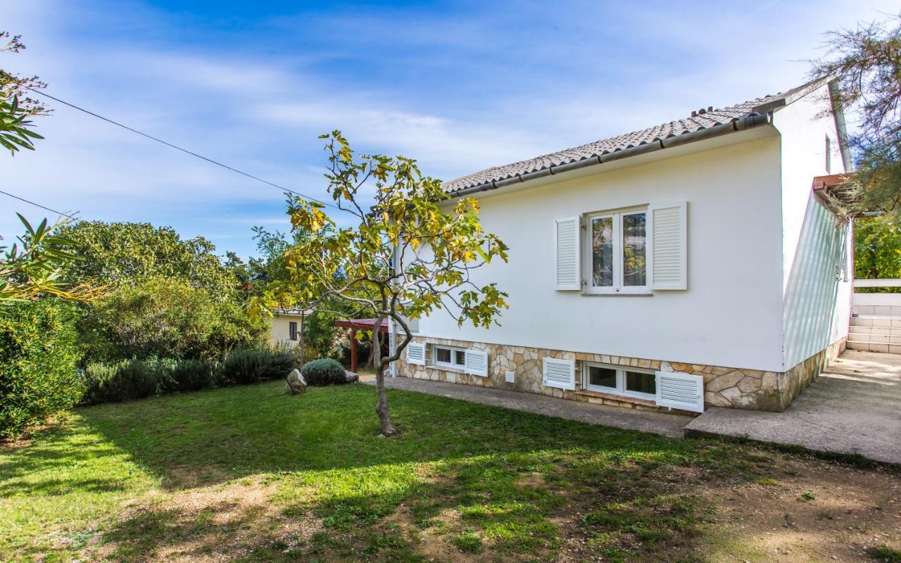 Happy Apartments Baska Экстерьер фото