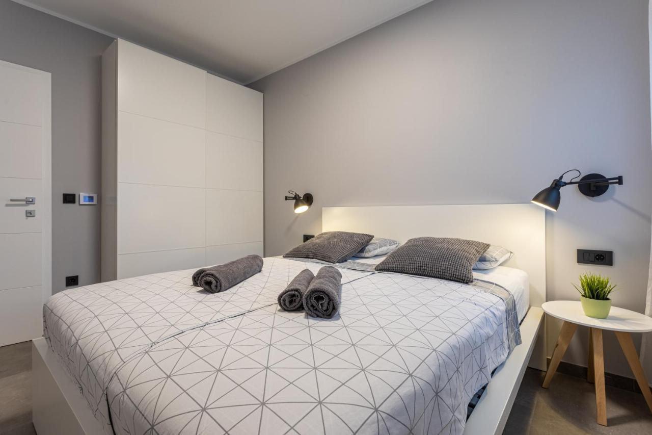 Happy Apartments Baska Экстерьер фото