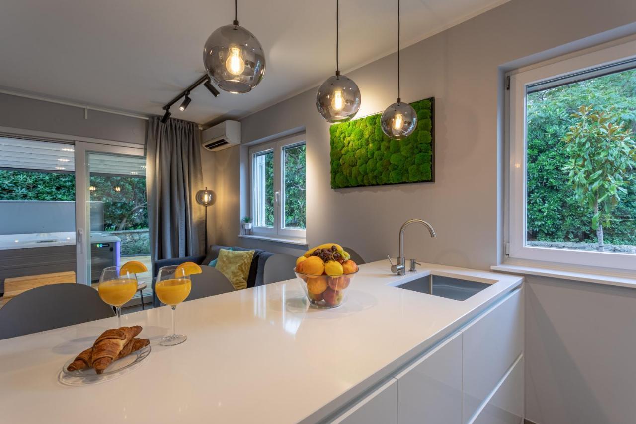 Happy Apartments Baska Экстерьер фото