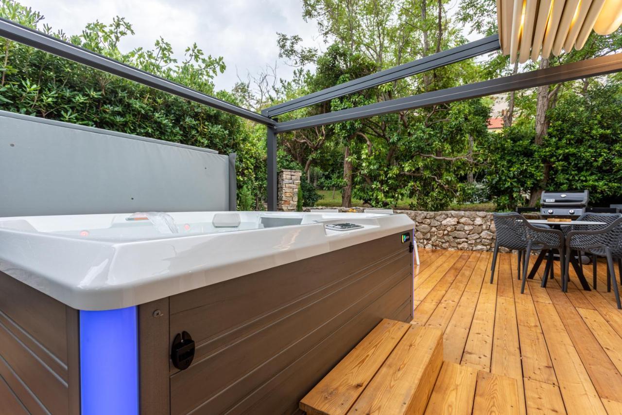 Happy Apartments Baska Экстерьер фото