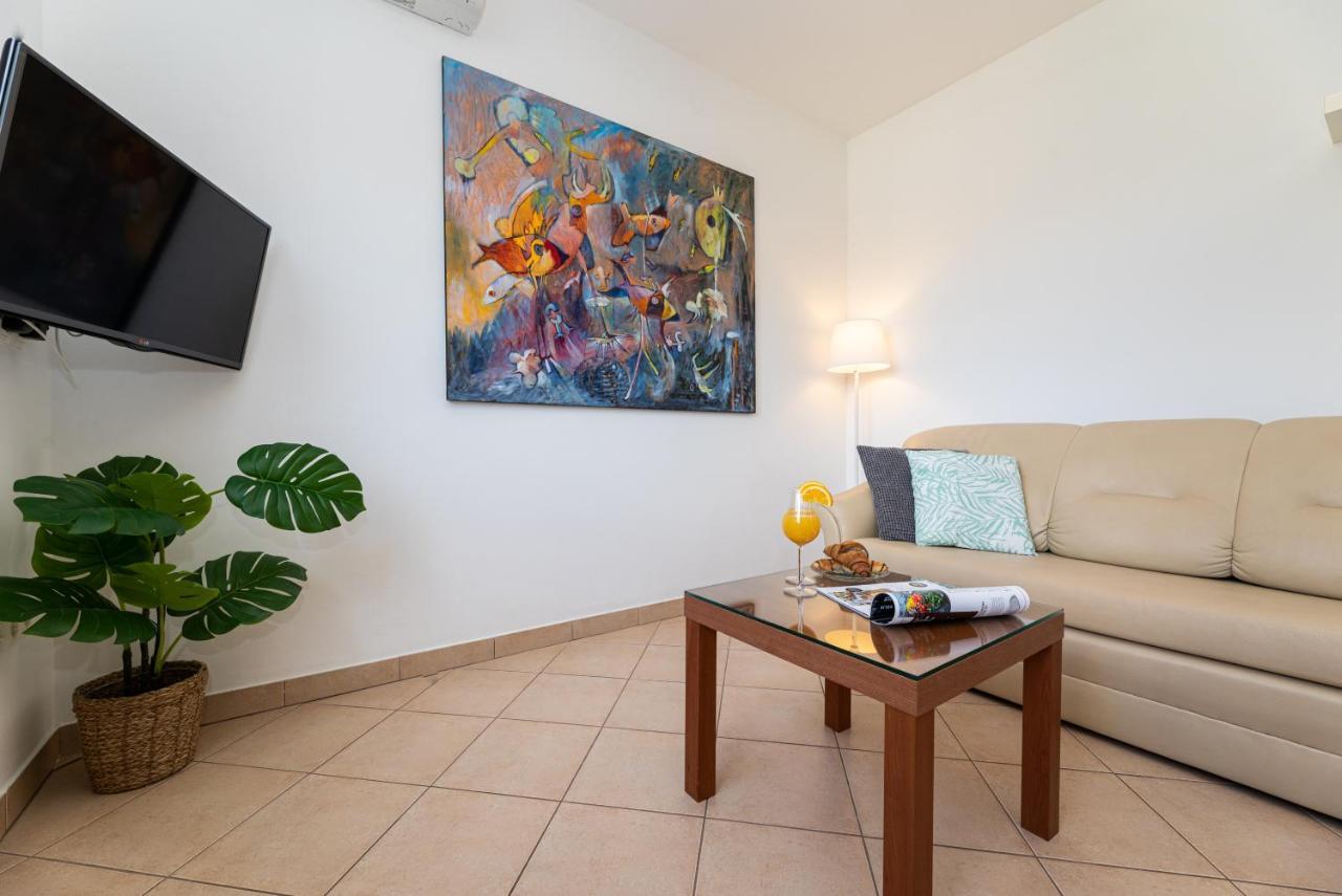 Happy Apartments Baska Экстерьер фото