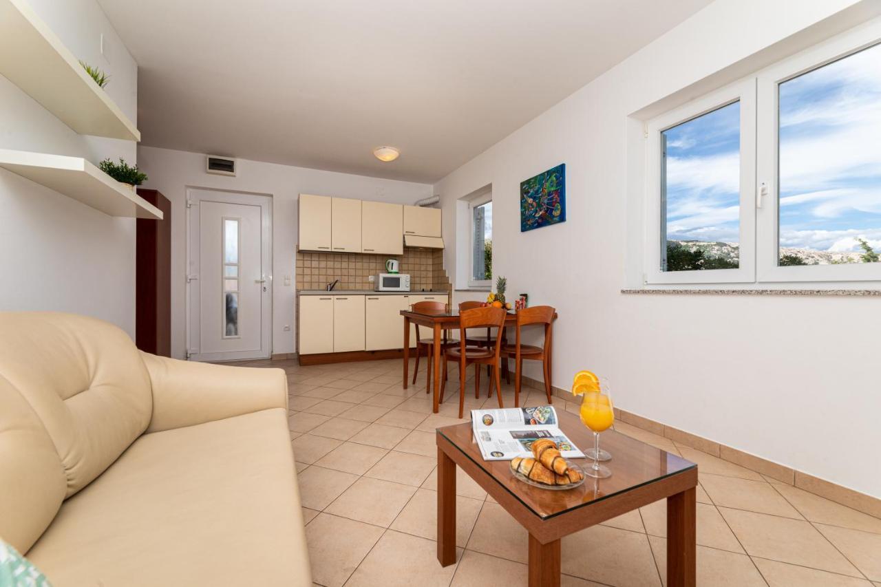 Happy Apartments Baska Экстерьер фото