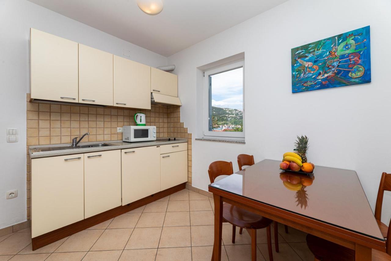 Happy Apartments Baska Экстерьер фото