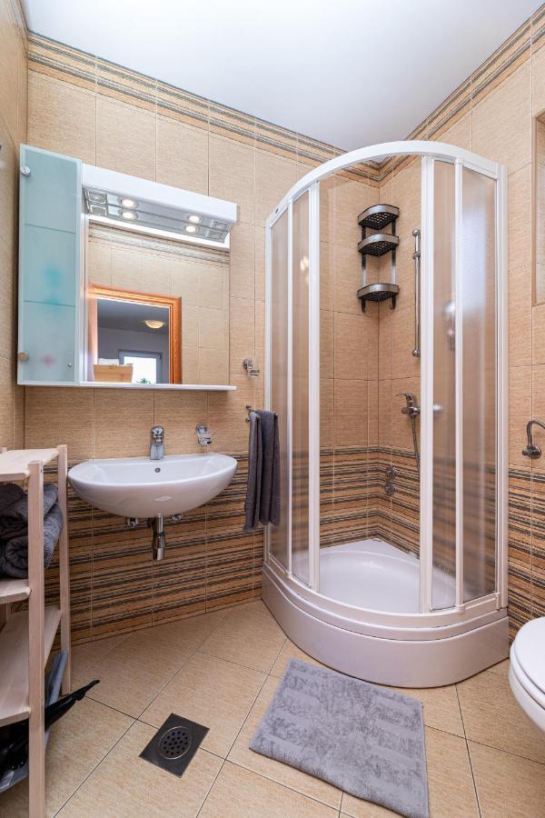Happy Apartments Baska Экстерьер фото