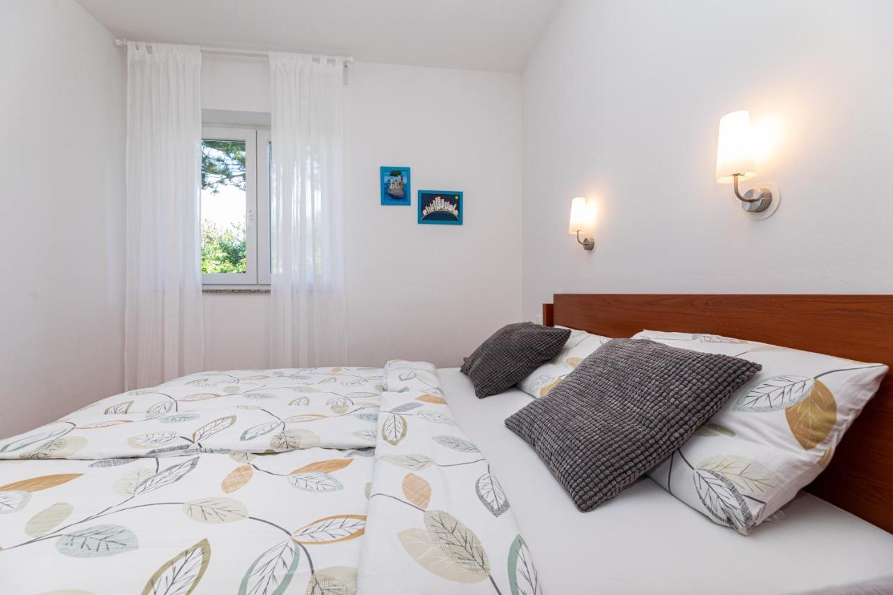 Happy Apartments Baska Экстерьер фото